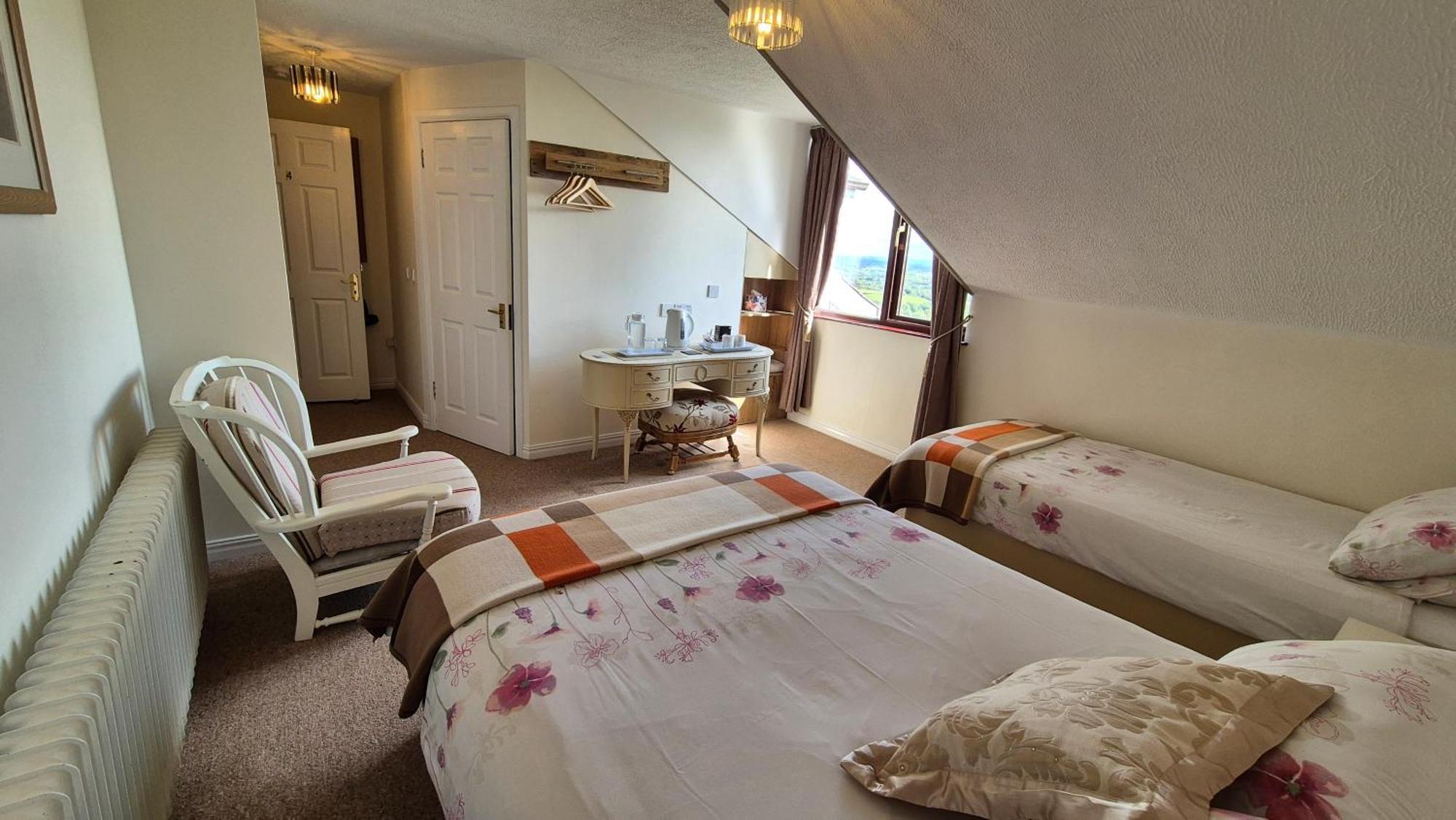 אומה Goldenhill Guesthouse מראה חיצוני תמונה
