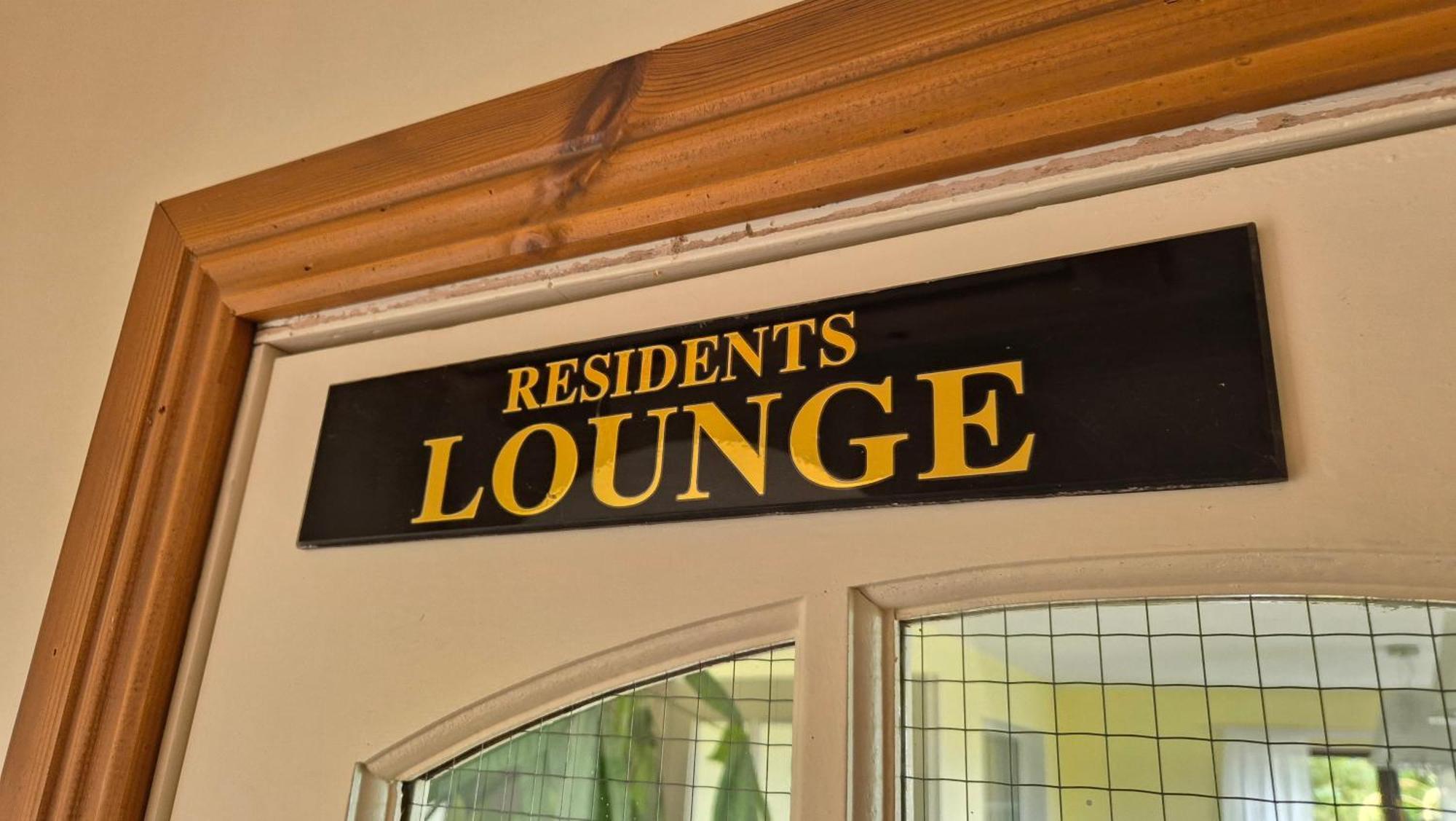 אומה Goldenhill Guesthouse מראה חיצוני תמונה